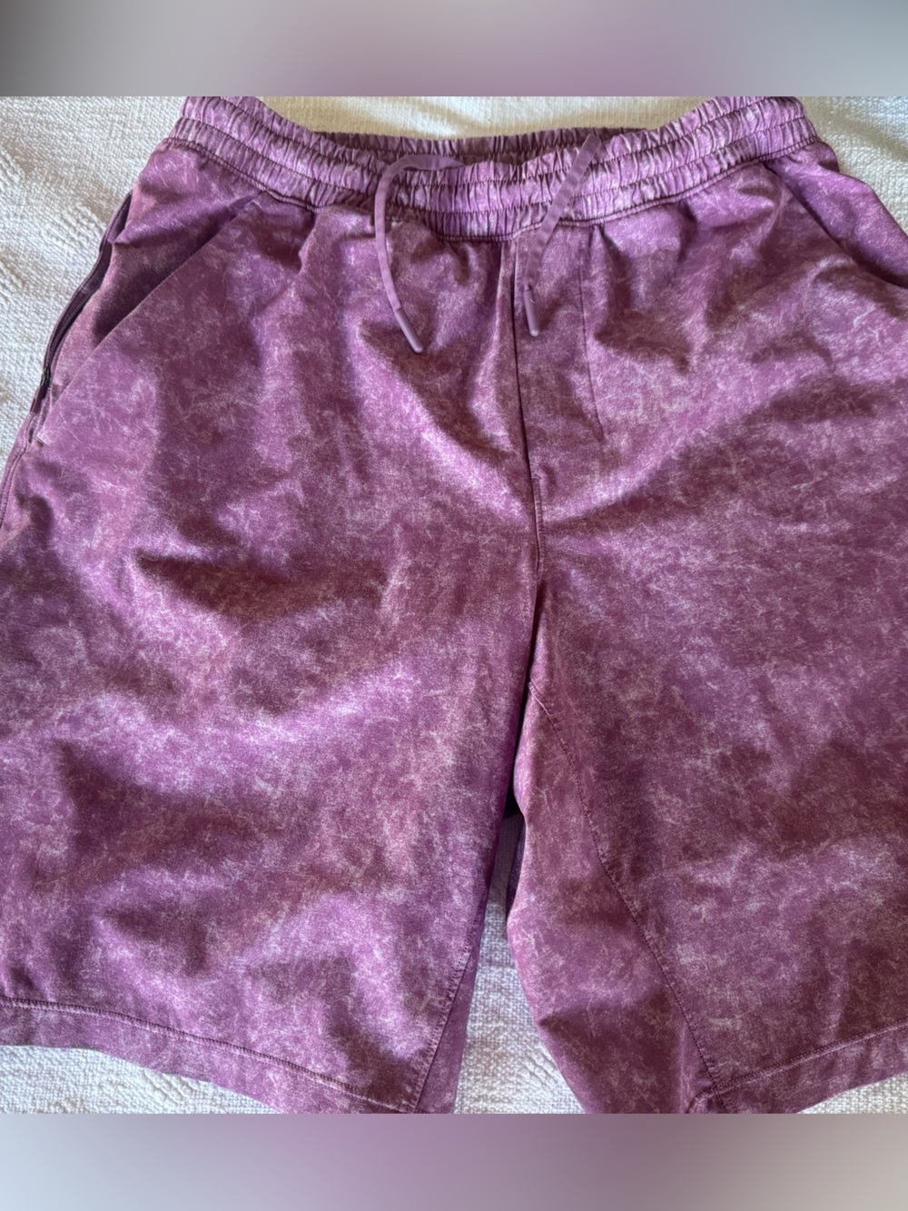 Lululemon Pace Breaker Linerless Shorts 9" In Gravel Dust Vintage Plum-SZ M
E1